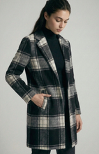 Load image into Gallery viewer, Single-breasted Plaid Walker Coat
